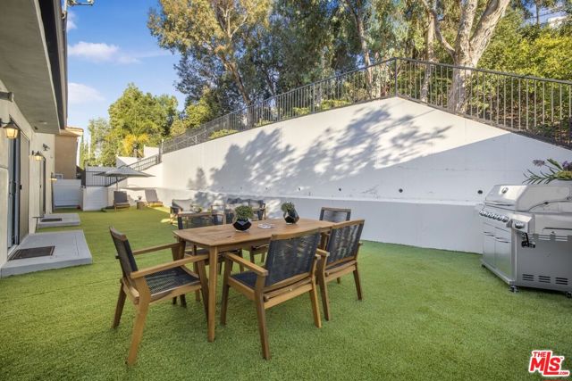 18202 Rancho Street, Tarzana CA: https://media.crmls.org/mediaz/353b302f-271d-4df9-a032-b36f9141db69.jpg