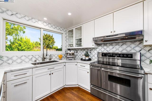 260 Mara Pl, San Ramon CA: https://media.crmls.org/mediaz/353c2786-8810-4392-b5c3-53bbe2b98ef8.jpg