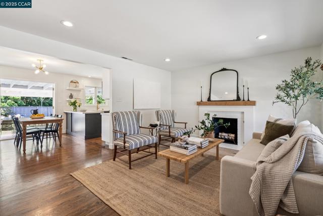 528 Shelly Dr, Pleasant Hill CA: https://media.crmls.org/mediaz/353c3acc-8a43-453a-acfa-5b61173e6513.jpg