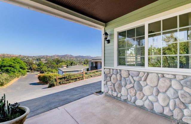 Detail Gallery Image 2 of 39 For 11829 Altadena Rd, Lakeside,  CA 92040 - 4 Beds | 2 Baths