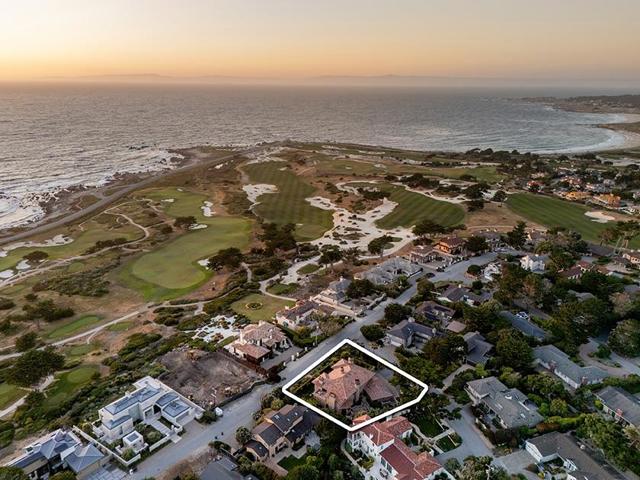 3017 Cormorant Road, Pebble Beach CA: https://media.crmls.org/mediaz/353d3893-d084-4b7d-a893-d831d81ad6ae.jpg