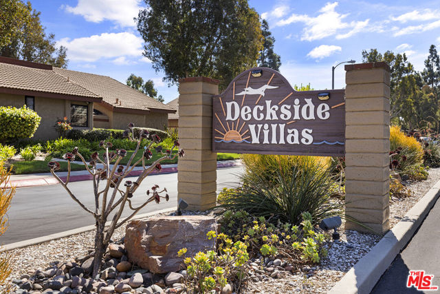 Welcome to Deckside Villas