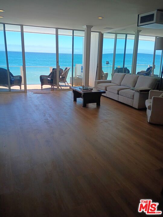 20456 Pacific Coast Highway photo 27