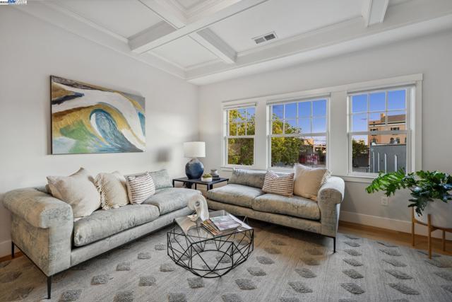 5472 KALES AVENUE, Oakland CA: https://media.crmls.org/mediaz/353d9a13-7781-4e0e-8de0-22630013a2f6.jpg