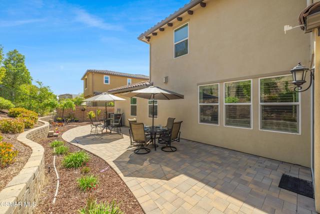 12809 Lone Trail Court, Moorpark CA: https://media.crmls.org/mediaz/353de156-2178-4c13-921b-903a06709ac1.jpg