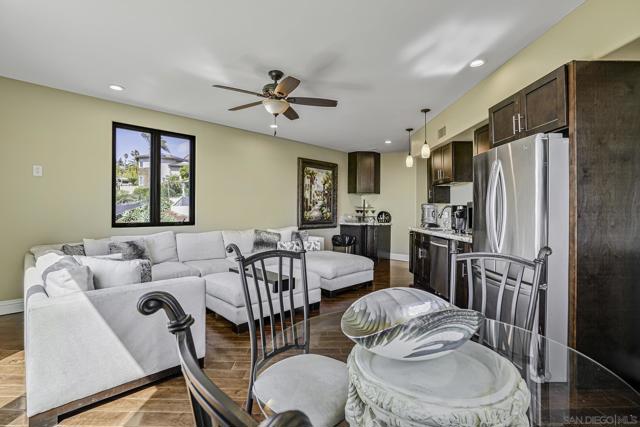 7335 El Fuerte St, Carlsbad CA: https://media.crmls.org/mediaz/353e7920-c773-4e18-ba55-5086cdf3316b.jpg