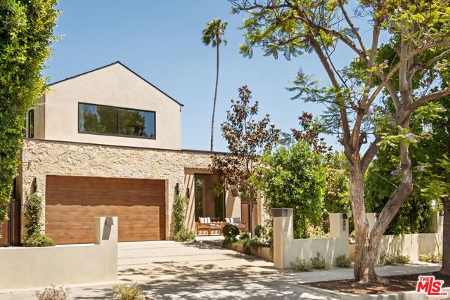 636 N Laurel Avenue, Los Angeles CA: https://media.crmls.org/mediaz/353e95a8-0539-4579-827c-c4570b6db458.jpg