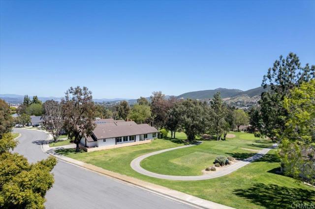 1259 La Casa Drive, San Marcos CA: https://media.crmls.org/mediaz/353ebb81-ceba-428a-a096-d2ce2a3cb1fc.jpg