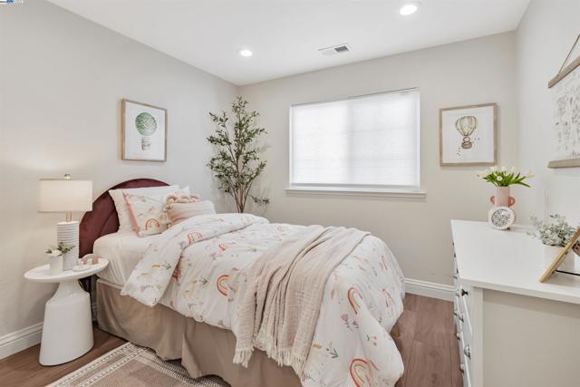 597 Singley Dr, Milpitas CA: https://media.crmls.org/mediaz/353f154e-cb7c-492c-9c79-d1a09db63b09.jpg