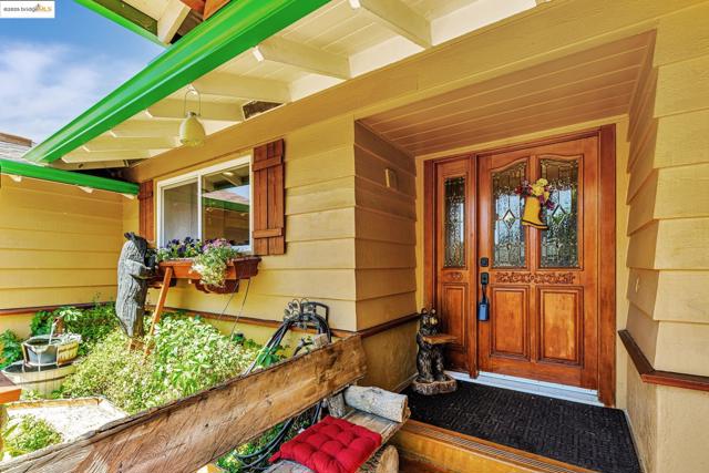 212 Matsqui Rd, Antioch CA: https://media.crmls.org/mediaz/353f1806-8d8d-4a13-b50a-e91b134d57f4.jpg