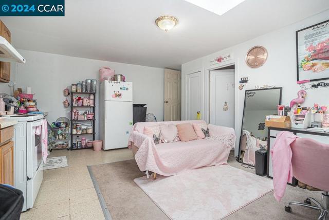 Image 28 of 37 For 637 43rd Street