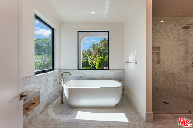 382 Aderno Way photo 43