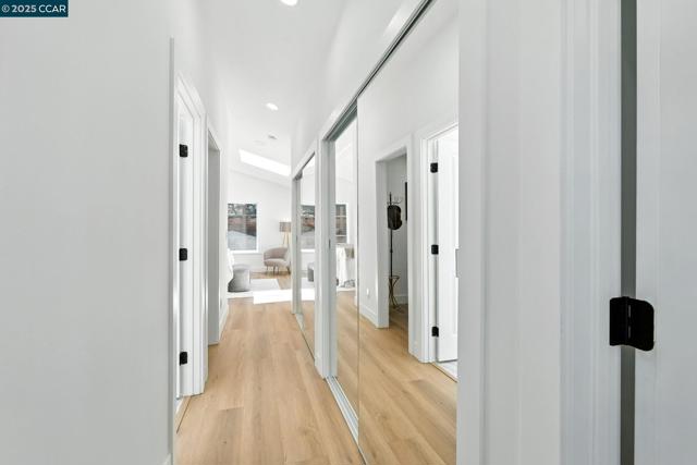 1717 Springbrook Rd, Lafayette CA: https://media.crmls.org/mediaz/353fcc12-d54d-46fd-8127-7f29e5ba8acd.jpg