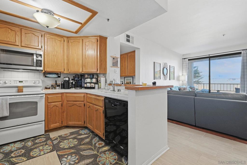 5895 Friars Rd - photo 10