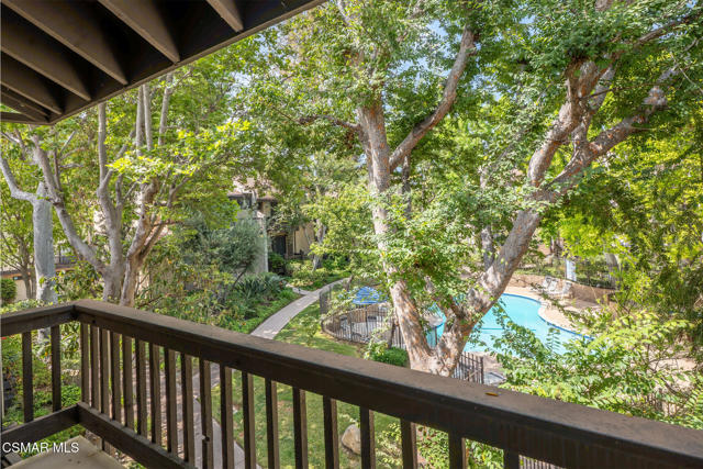 21901 Burbank Boulevard, Woodland Hills CA: https://media.crmls.org/mediaz/3540298a-d24f-42a4-9ba0-ba7b61c7645f.jpg