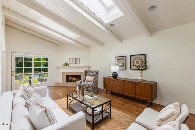 4650 Encinas Drive, La Canada Flintridge CA: https://media.crmls.org/mediaz/3540752b-6554-41b2-ac19-7e5591da6df4.jpg