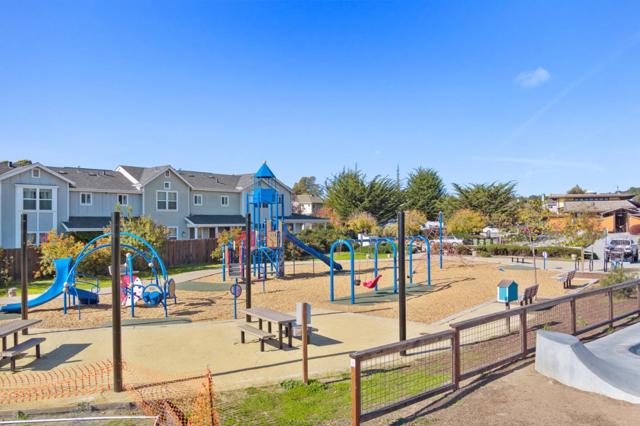 40 Seacliff Drive, Seacliff CA: https://media.crmls.org/mediaz/35407e6f-7896-49b9-bf85-9f94aee9289f.jpg
