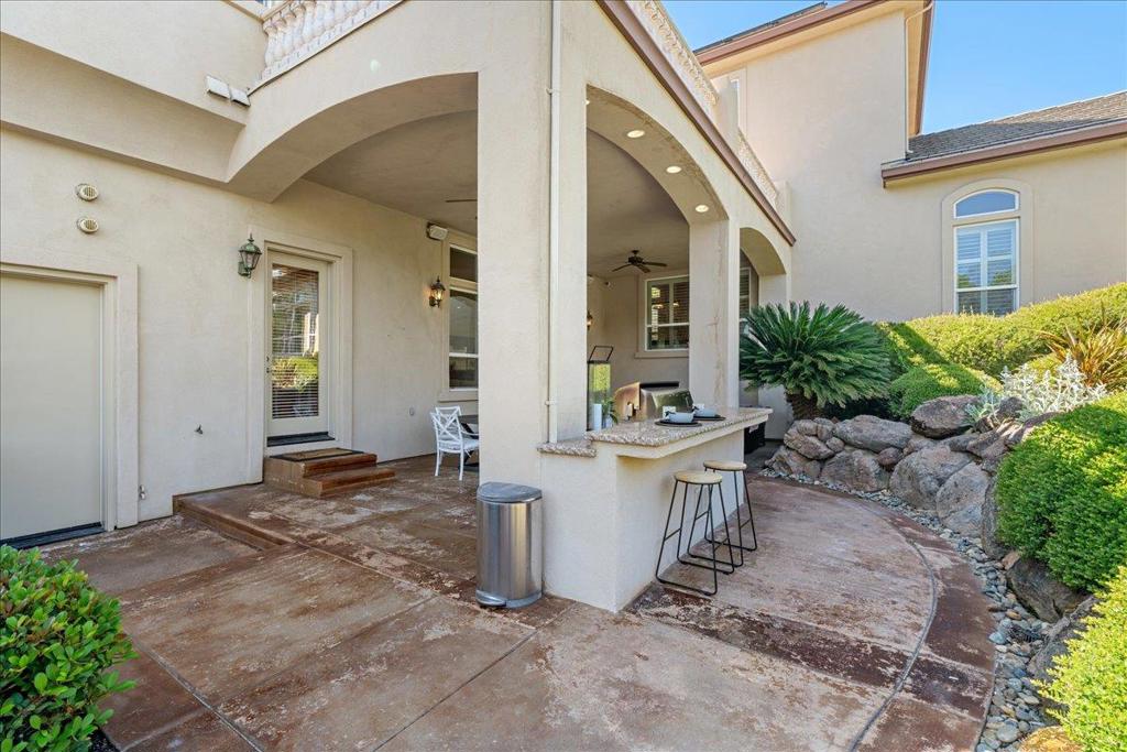 https://media.crmls.org/mediaz/3540b3f3-05ff-4754-b1c7-1176be9b3d71.jpg?preset=X-Large