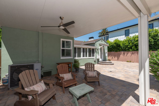 4316 Beeman Avenue, Studio City CA: https://media.crmls.org/mediaz/3540fcc5-33c8-4296-bdbe-bb8117c1d0ce.jpg