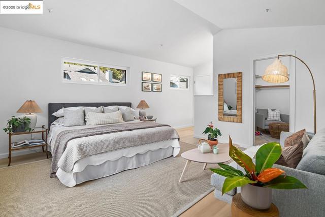 46 Birchwood Dr, Novato CA: https://media.crmls.org/mediaz/35420cb5-0db9-49fe-bf05-78bf9d245744.jpg