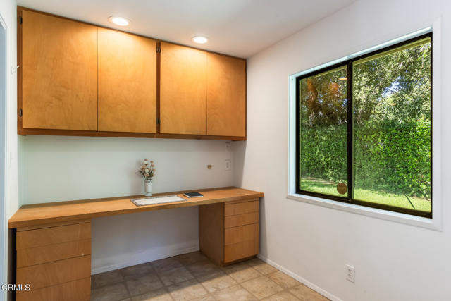 4308 Hayman Avenue, La Canada Flintridge CA: https://media.crmls.org/mediaz/3542108a-3f37-443a-971e-9d084c1065c7.jpg