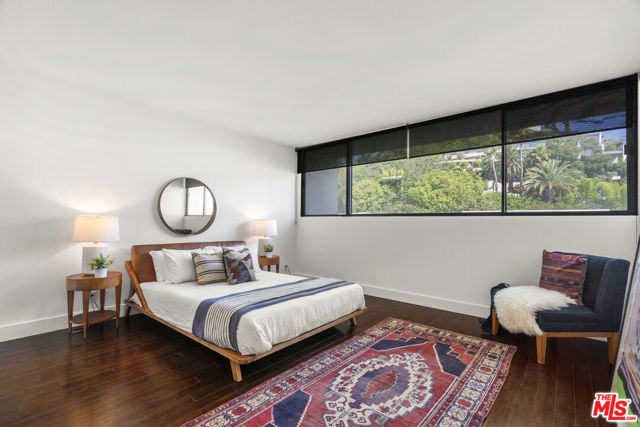 8787 Shoreham Drive, West Hollywood CA: https://media.crmls.org/mediaz/3542c837-1136-4411-937a-033108e0cd79.jpg