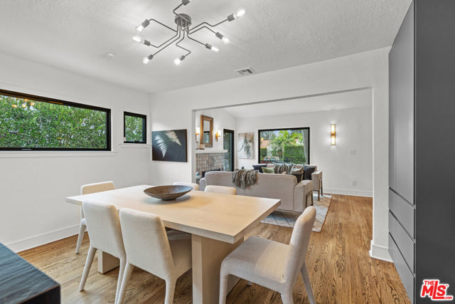 722 N La Jolla Avenue, Los Angeles CA: https://media.crmls.org/mediaz/354365be-f2f7-4446-b934-87fda8761c54.jpg