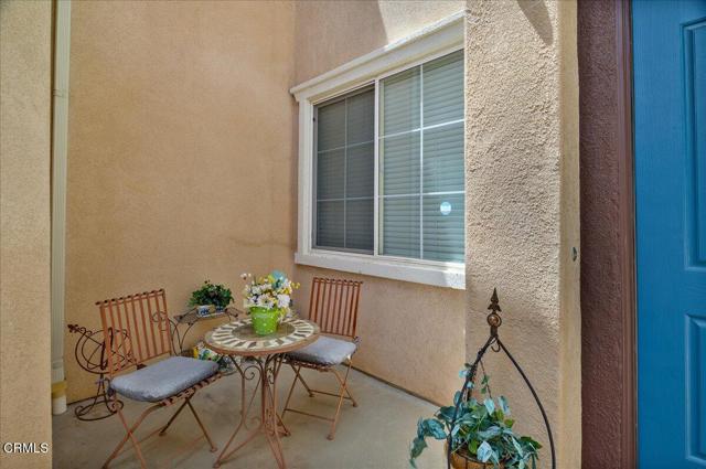 29065 Madrid Place, Castaic CA: https://media.crmls.org/mediaz/3543e1b4-655c-48a0-9ff0-bf969f3545b4.jpg
