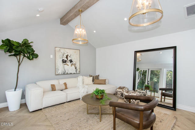 1036 S Madison Avenue, Pasadena CA: https://media.crmls.org/mediaz/35448d8f-0e9e-46ac-b746-bd420ca02624.jpg