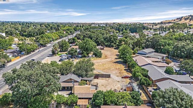 1388 Alamo Dr, Vacaville, California 95687, ,Multi-Family,For Sale,Alamo Dr,41069724