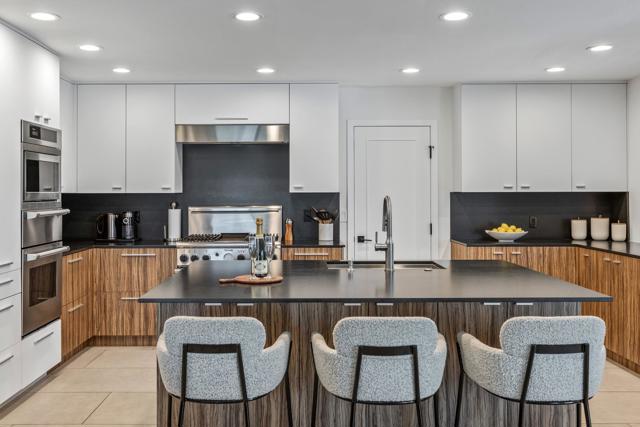 6250 N Paseo De La Palma, Palm Springs CA: https://media.crmls.org/mediaz/354828e1-c628-4db8-85b7-83b4b04cff23.jpg