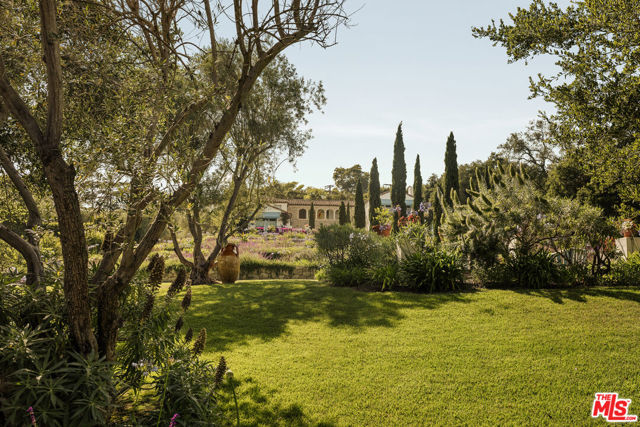 848 Picacho Lane, Santa Barbara CA: https://media.crmls.org/mediaz/3548d231-3645-4333-9041-512bd960e98f.jpg