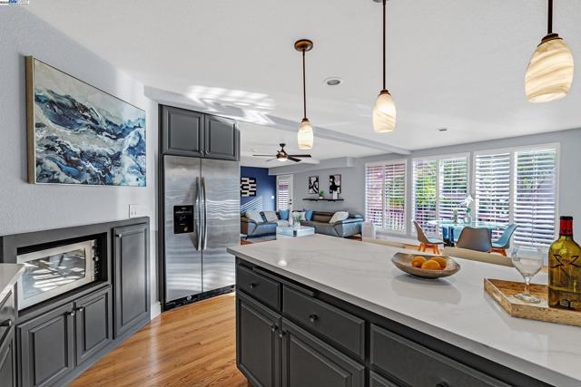 20340 Hunters Knls, Castro Valley CA: https://media.crmls.org/mediaz/3548fc82-fcd4-49d6-86d1-2f7c5ecf6d7e.jpg