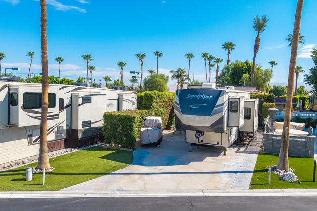 69411 R Ramon Rd #98, Cathedral City CA: https://media.crmls.org/mediaz/35491db5-da67-4fc3-83f5-7da0c4be3be9.jpg