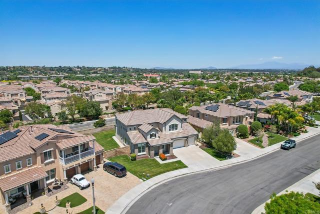 31332 Bluebeech Court, Temecula CA: https://media.crmls.org/mediaz/354a7c33-8dc6-4393-a091-6002070b496d.jpg