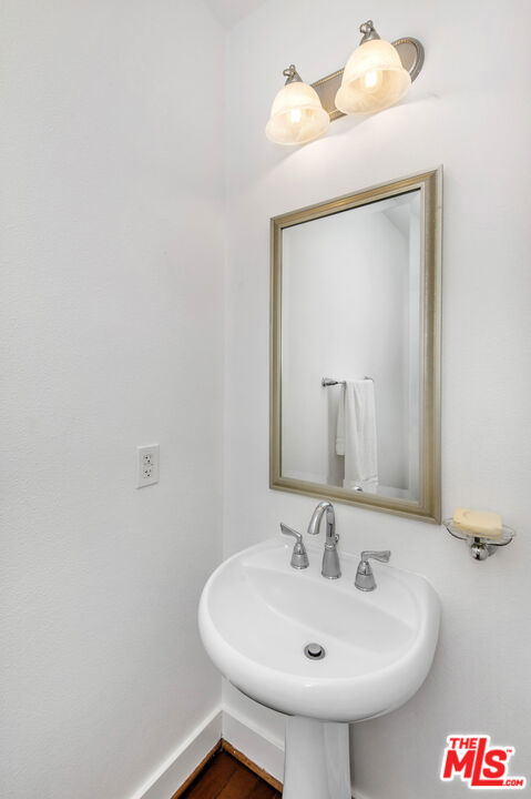 6021 Dawn, Playa Vista CA: https://media.crmls.org/mediaz/354ae282-6bb2-41ac-9f37-0faca364350b.jpg