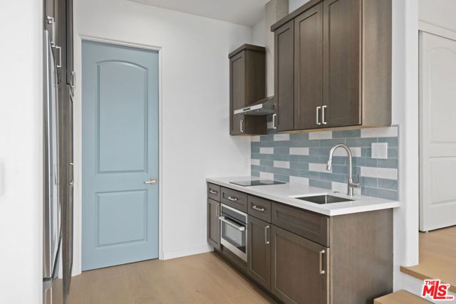 10503 Tennessee Avenue, Los Angeles CA: https://media.crmls.org/mediaz/354b120c-26b8-4d1d-8be9-5e653f061859.jpg