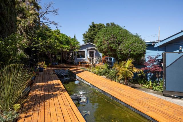 2336 Palo Verde Avenue, East Palo Alto CA: https://media.crmls.org/mediaz/354b51fd-e775-4df4-81b2-160f1dfeb8f4.jpg