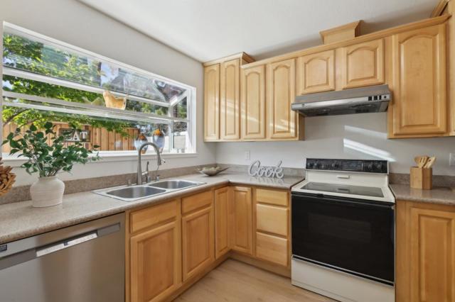 1720 Pine Hollow Circle, San Jose CA: https://media.crmls.org/mediaz/354ba7f0-993c-4202-9211-9b54faf7b08e.jpg