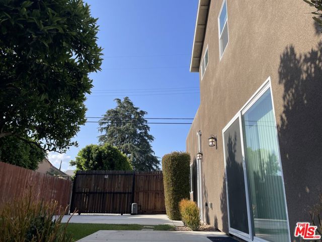 15031 15033 Hartland Street, Van Nuys CA: https://media.crmls.org/mediaz/354ce627-d237-49da-a717-d427e396fac5.jpg