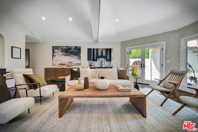 14071 Roblar Road, Sherman Oaks CA: https://media.crmls.org/mediaz/354cf483-451a-4cc8-8b54-277f3a1a7672.jpg