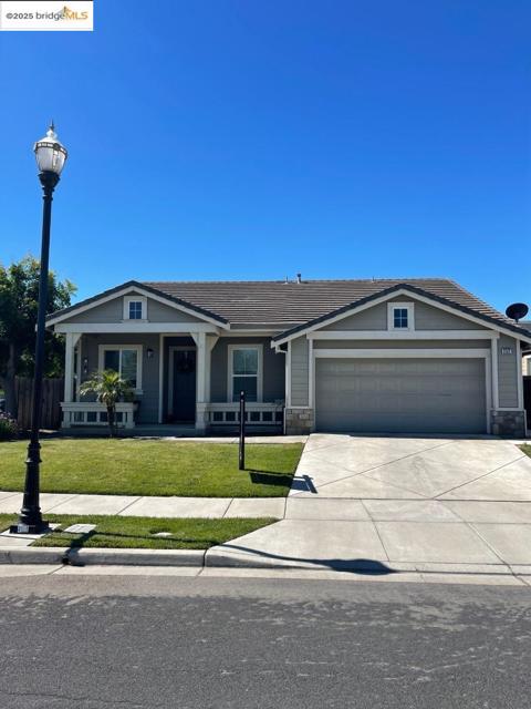 252 LAIRD PL, Brentwood CA: https://media.crmls.org/mediaz/354d9d4b-3147-4ce6-80a3-7b54d08b81b4.jpg