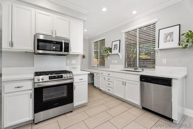6 Reston Way, Ladera Ranch CA: https://media.crmls.org/mediaz/354e0d59-f9b7-4876-b8d1-bb301f9ea701.jpg
