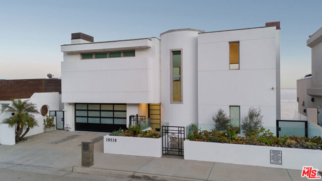 26520 Latigo Shore Drive, Malibu CA: https://media.crmls.org/mediaz/354e2c4f-8e27-48cb-b62b-06bfb0b6d5a6.jpg