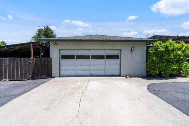 307 Mansfield Road, Hollister CA: https://media.crmls.org/mediaz/354e59df-04ee-4160-9e10-245f86202536.jpg