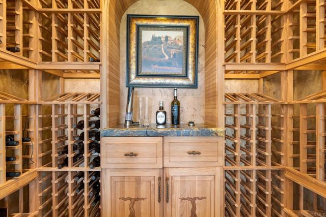 Detail Gallery Image 12 of 51 For 3376 Calle Tres Vistas, Encinitas,  CA 92024 - 5 Beds | 5/1 Baths