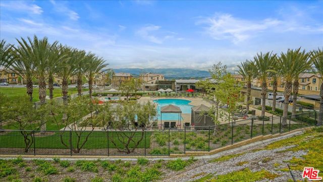 27336 Ellery Place, Santa Clarita CA: https://media.crmls.org/mediaz/354ed0cf-5882-49fd-9577-e0cf48e1feae.jpg