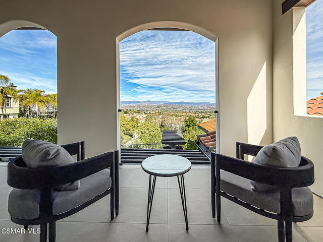 25877 Shady Oak Lane, Valencia CA: https://media.crmls.org/mediaz/354efd35-2a12-4176-ab5b-424495fc7e7a.jpg