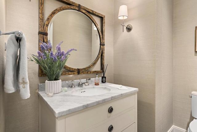 19 Susan Gale Court, Menlo Park CA: https://media.crmls.org/mediaz/354f45c8-5bc9-405e-8fe8-c6913be1fd72.jpg