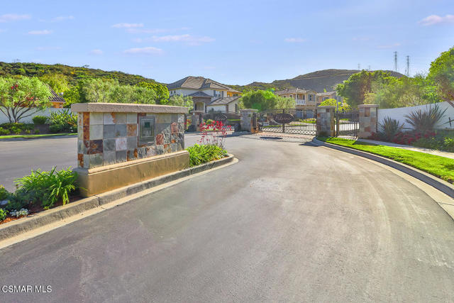 164 Via Sandra, Newbury Park CA: https://media.crmls.org/mediaz/354fb1b0-004f-437f-9848-30fc2e88e904.jpg